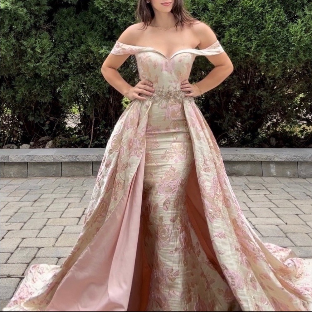 Stunning Mac Duggal gown